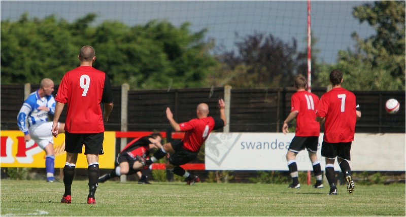 Gillard scores for Lingfield on 26 minutes
