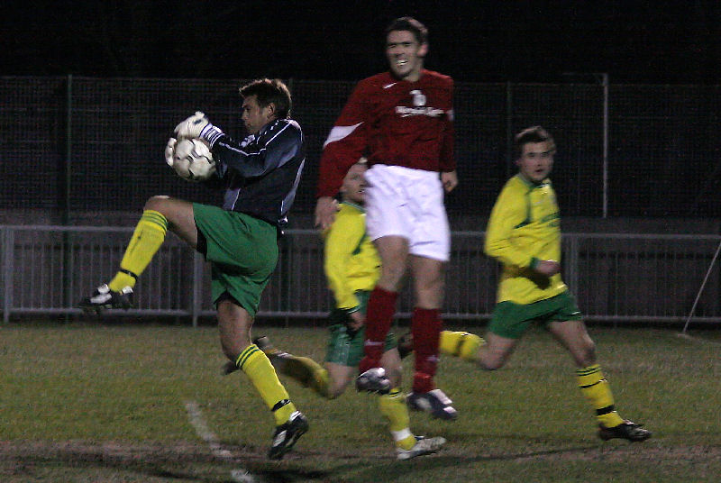 Tyrone Hoare grabs the ball
