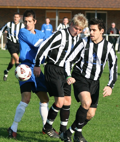 Steve Blake, Tom Stripp and Chris Maynard all go for the ball
