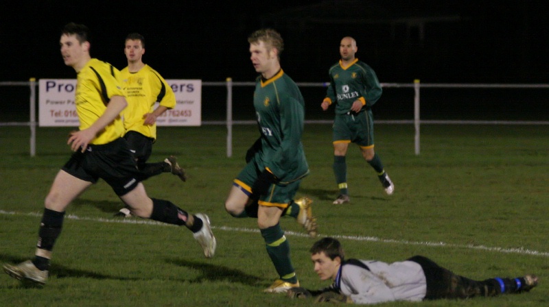 Lee Farrell scores after 4 minutes
