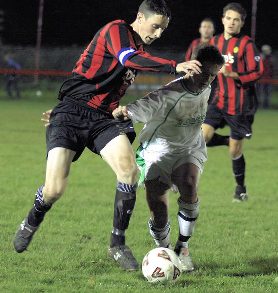 Dave Sharman tackles Scott Murfin
