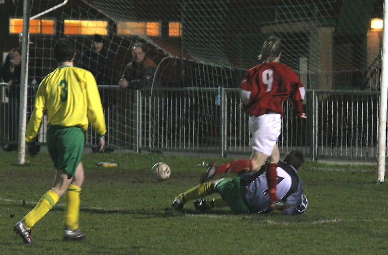 Steve Blake goes very close but Tyrone Hoare blocks watched by Matt Lafferty (3)
