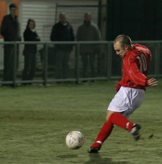 Matt Huckett scores for Arundel on 5 minutes
