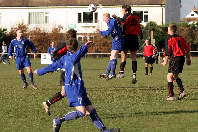 Russ Tomlinson jumps with Phil White (10)
