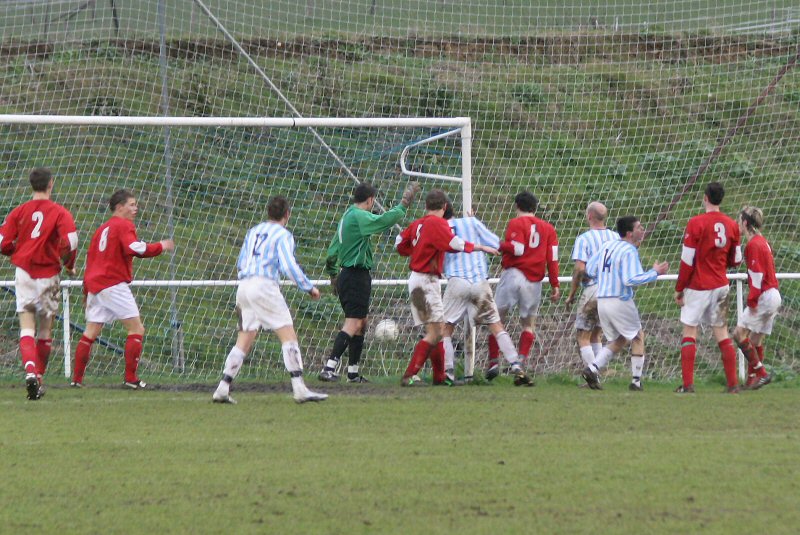 Worthing United go very close
