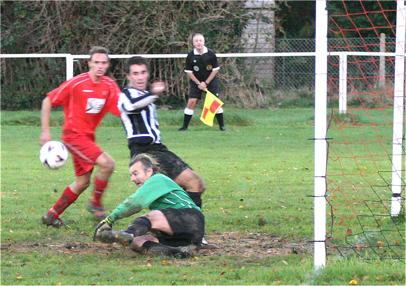 Keeper Keith Cheal makes a vital interception late in the game
