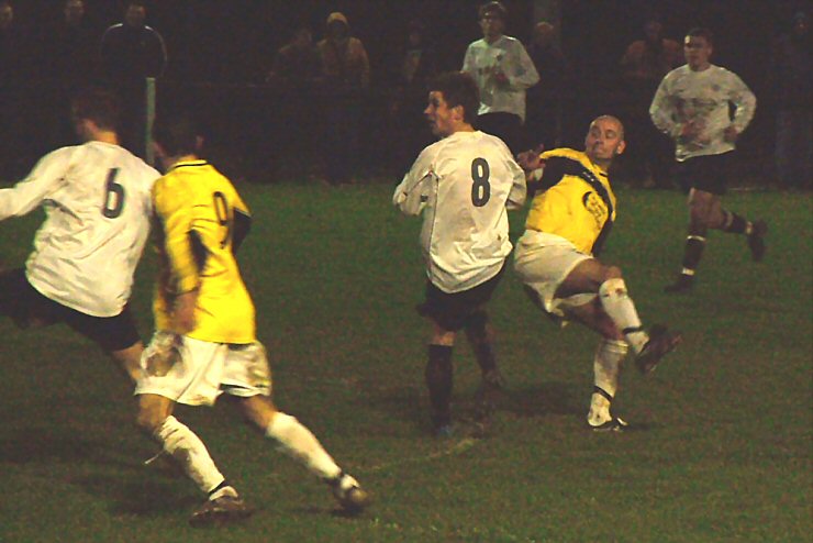 Daren Pearce tries desperately for an equaliser with Mike Huckett (6), Phil Churchill (9)  and Matt Axell (8) close by
