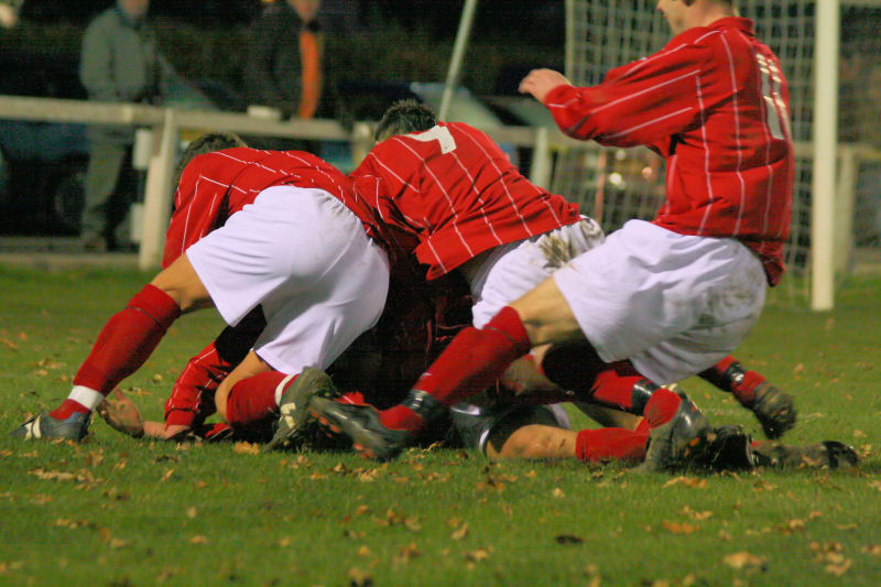 ... with Lloyd Walker, Rob Grove, Lee Barnard and Jason Wimbleton piling in
