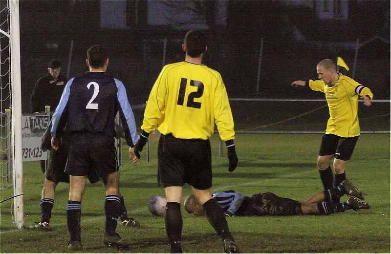 Clay Lamont HEADS away for a corner!!
