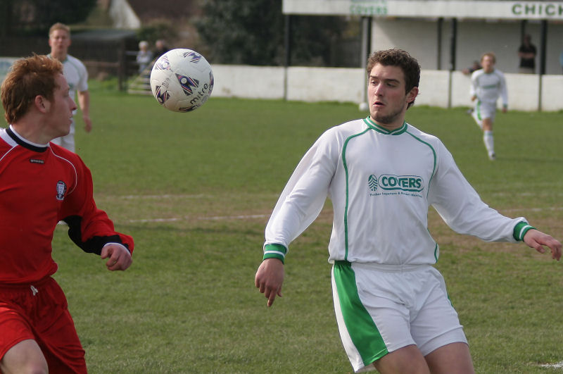 The ball drops between Pat Harding and Ben Hitchman
