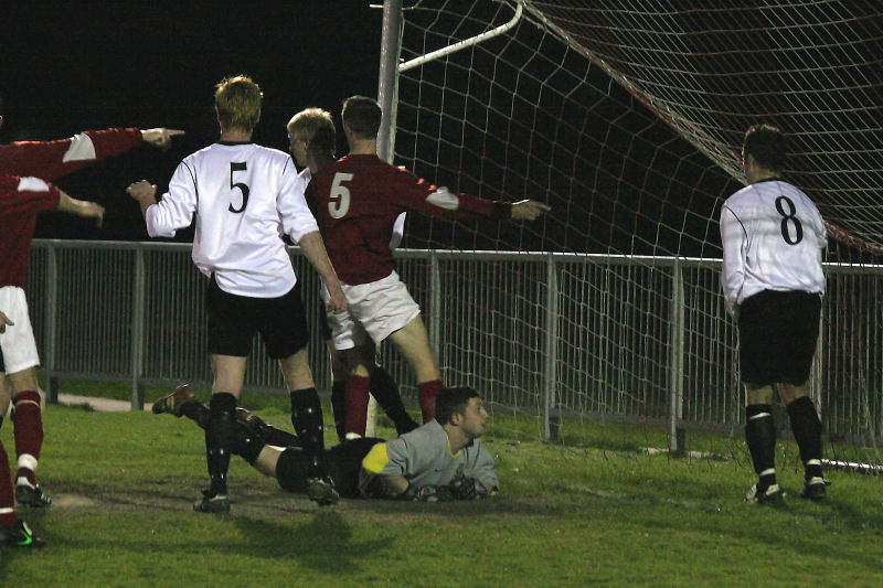 Confusion in the Southwick goal, did the ball cross the line or was there a hand ball ...
