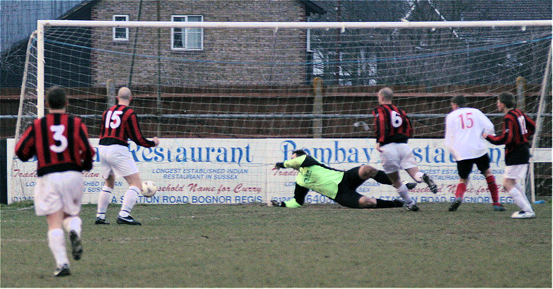 Oakwood search for a winner in injury time but the ball goes wide
