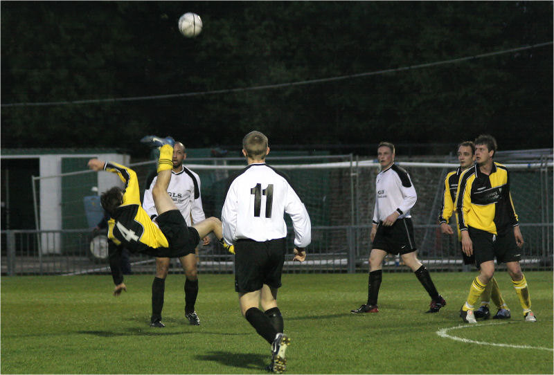 A spectacular clearance by the Yapton number 4 ???
