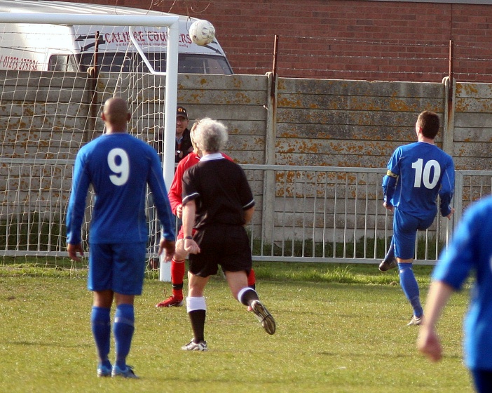 Carl Dunk nets his 3rd on 90 minutes ...
