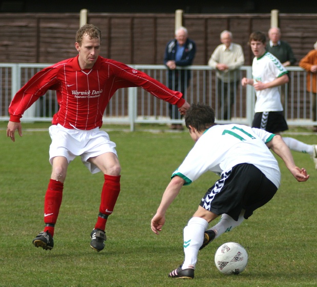 Scott Murfin faces Simon Clayton ...
