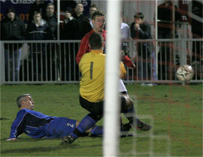 Wayne Wren and Steve Colbourne stop this Arundel attempt
