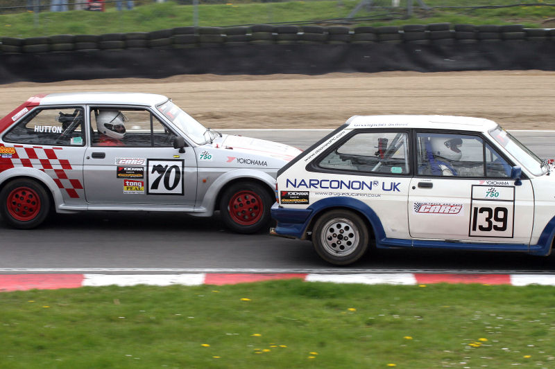 The Fiesta XR2s of Alistair Vannier (139) and Kev Hutton (70) scrapping at Druids
