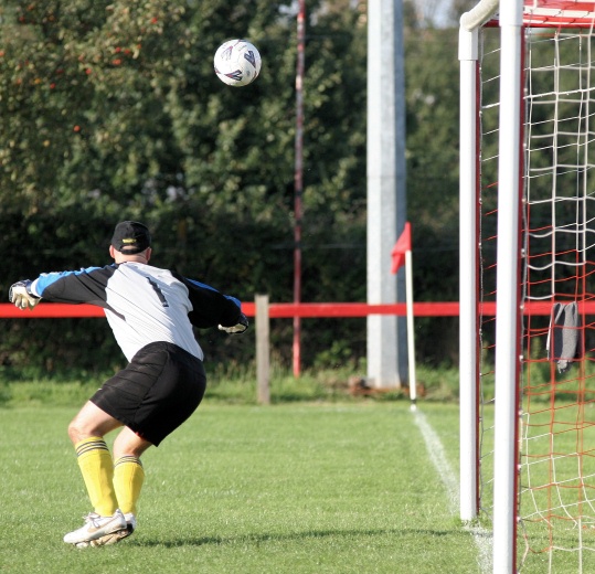 ...  over the keeper to put Wick 2-1 up ...
