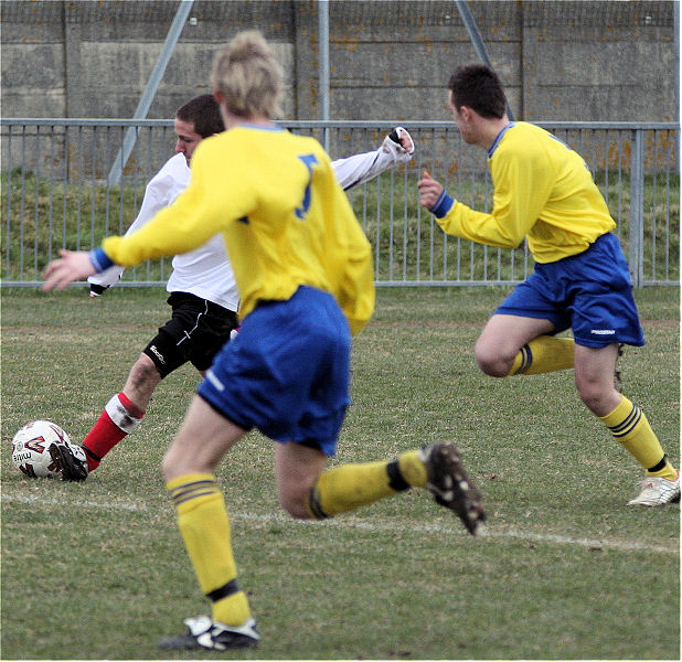 Graeme Bell strikes a great goal for Pagham ...
