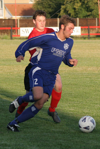 Sean Duffy is chased by Kieron Howard
