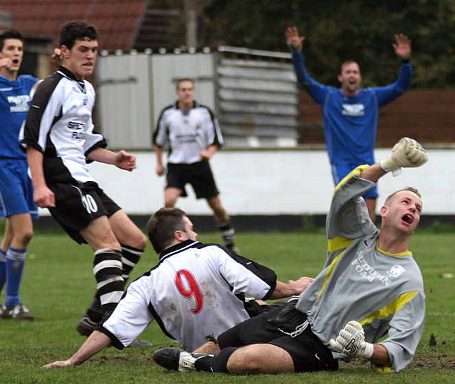Rob Wimble slides in to score Pagham's 2nd ...
