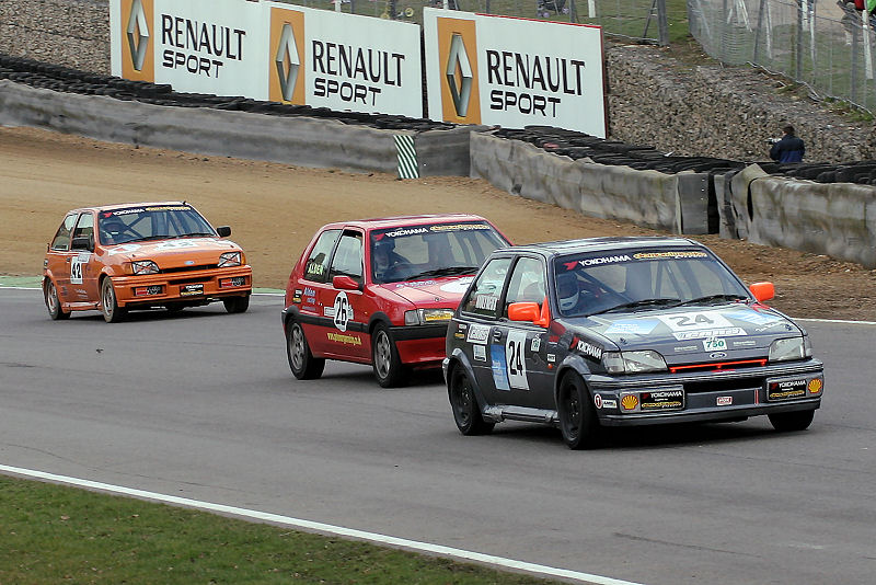 Tom Molyneux Fiesta XR2i (24), Mark Alden Peugeot 106XSi (26) and Lee Scott Fiesta XR2i (42)
