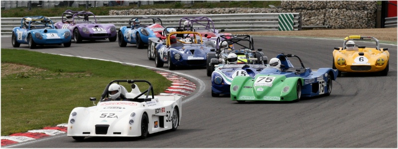 The RGB cars drop through Paddock lead by Rob Baldwin (52) and a slightly sideways Gordon Griffin (75)
