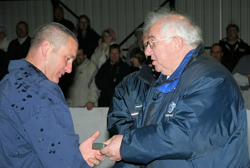 Nigel Dyer picks up the managers award from Peter Bentley
