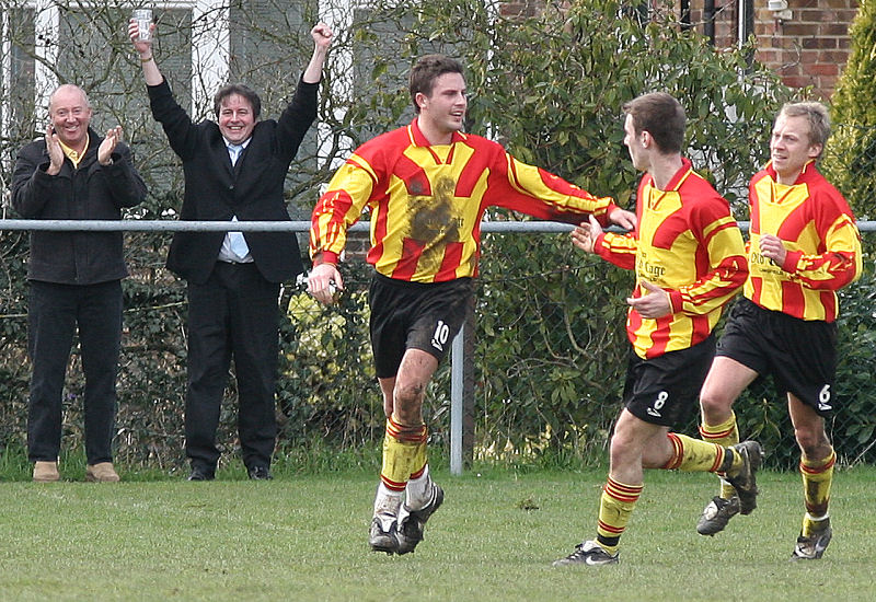 ... and Chris and the fans celebrate
