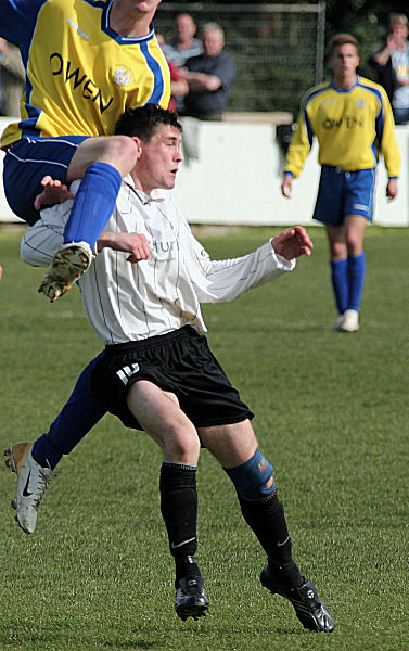 Sonny Banks gives a lift to Tom Rowe
