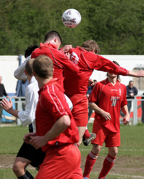 Danny Vant and Justin Jones get the better of Sonny Banks
