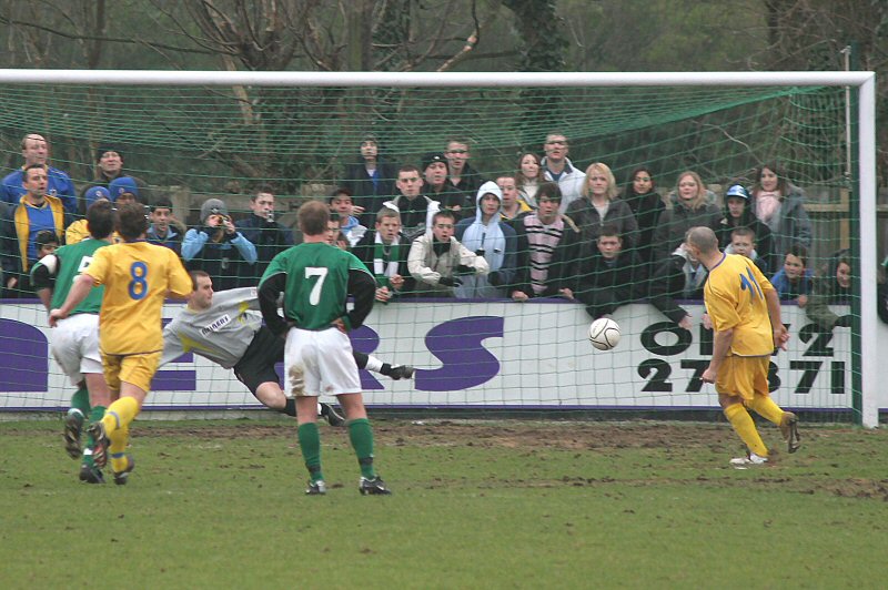 Ryan Gray coolly slots away the penalty
