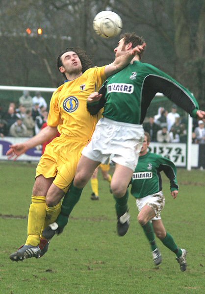 Andy Martin battles with Iain Hendry
