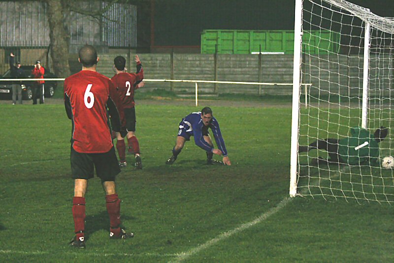 Kev Clayton beats Graham Leach to put Rustington back into the game
