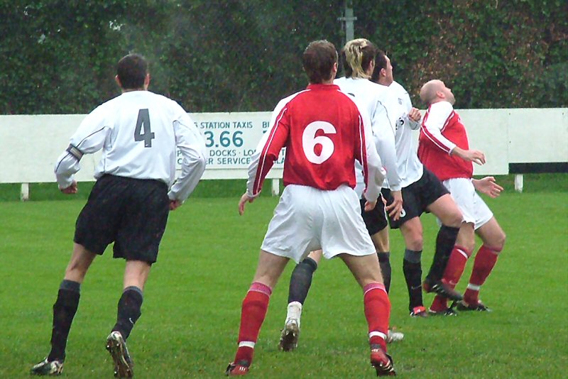 Dan McClaughlin and Josh Sutcliffe (EP) challenge Dave Green watched by Jim Smith (4) and Andy Parrott (6)
