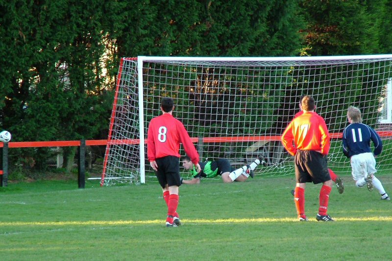 Wealden penalty is well saved by Simon Davey
