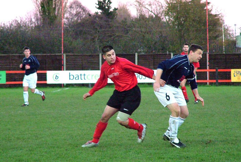 Hassan Yassan and Darren Browne compete
